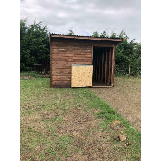 12ft x 12ft Animal Horse Field Shelter / Stable Options of Skids